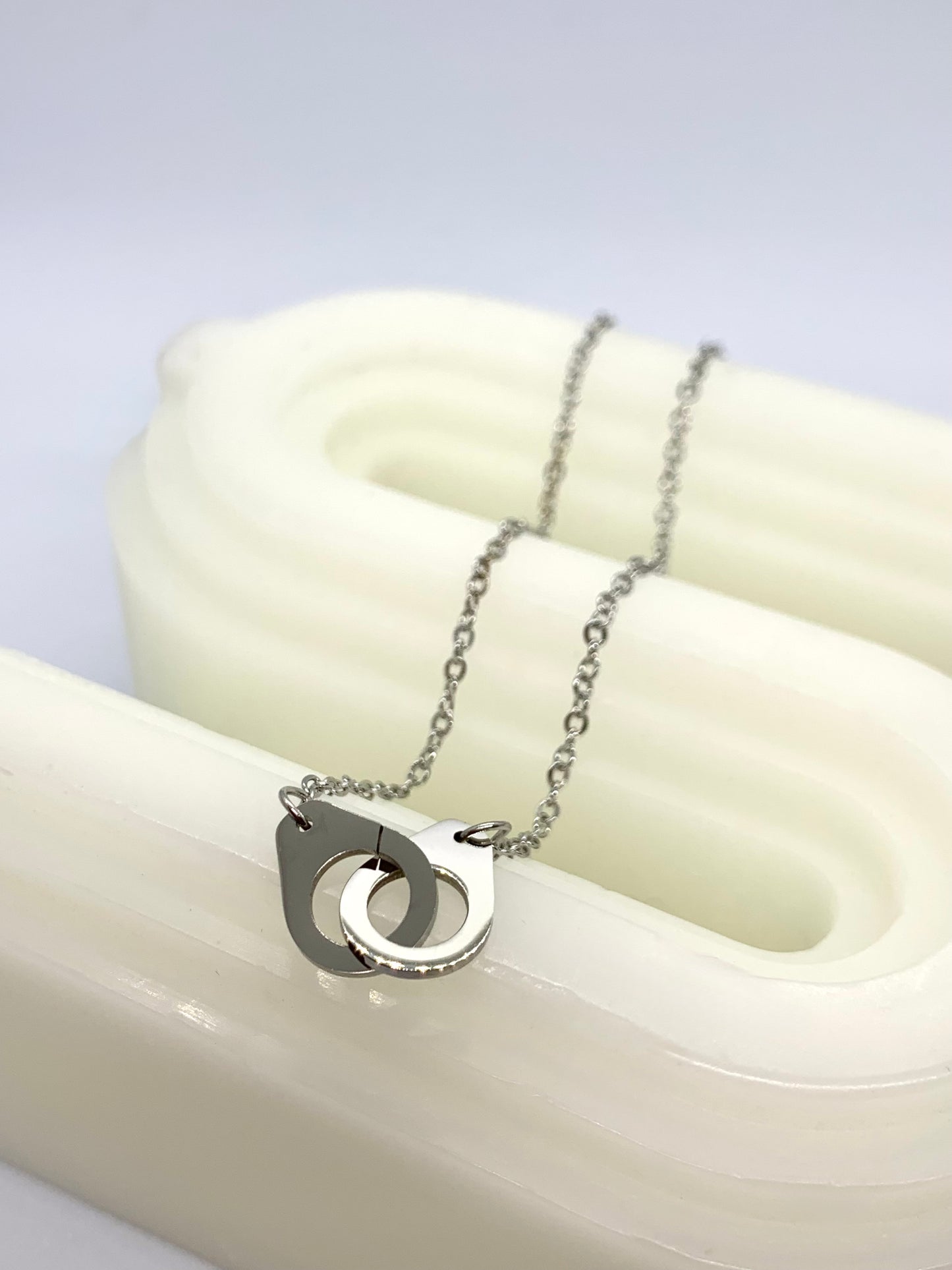 Collier "Attache-moi"