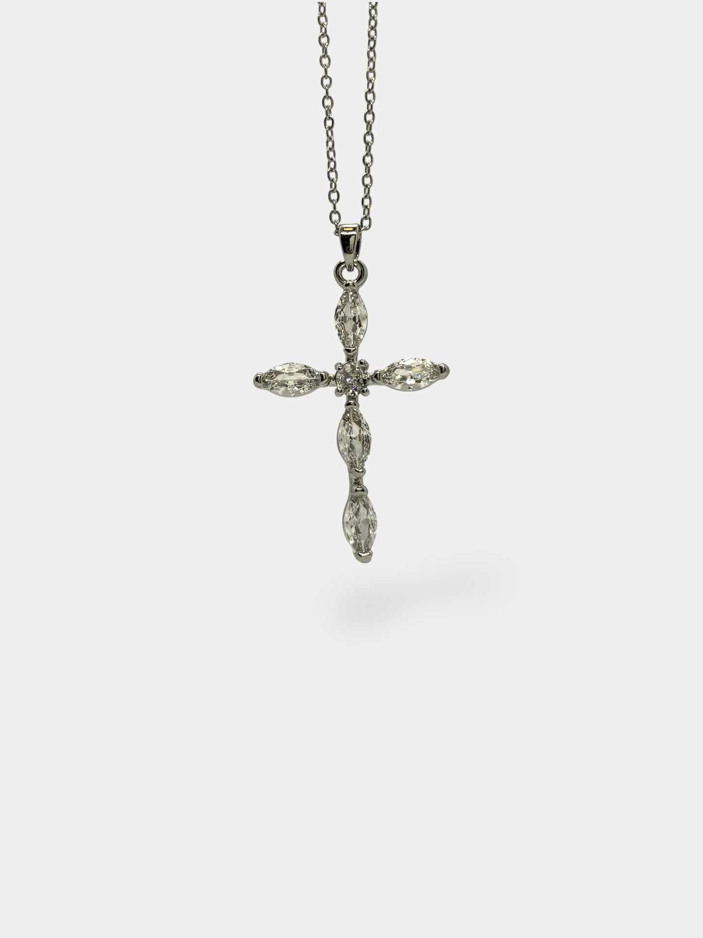 Collier "Jesus loves you"