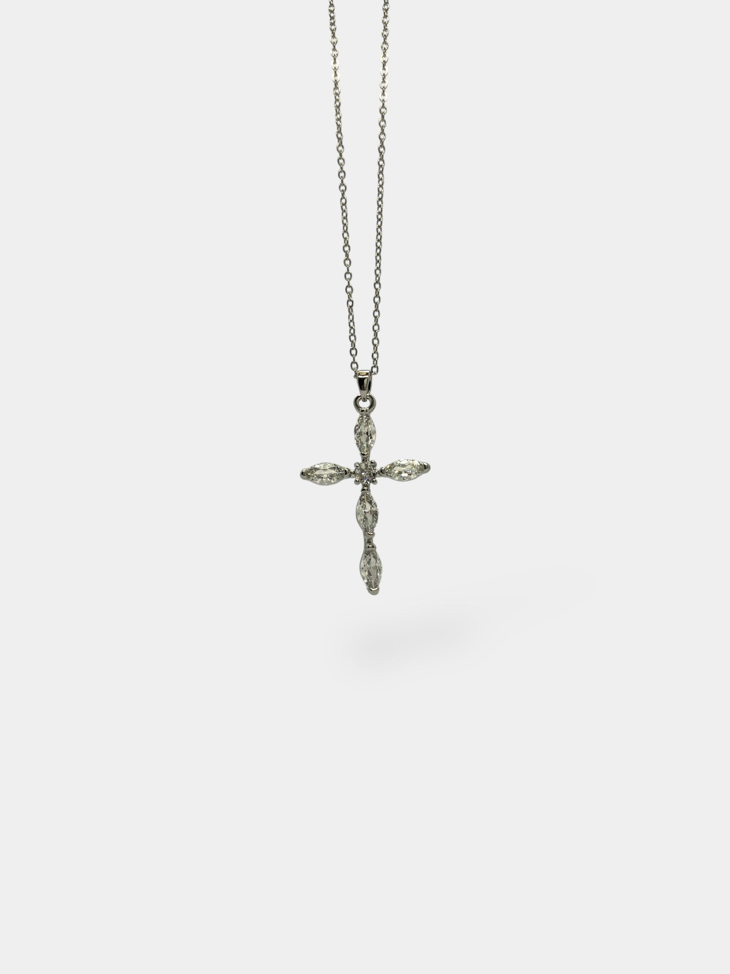 Collier "Jesus loves you"